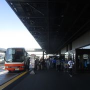 通勤ラッシュ時のエアポート リムジンバス 成田空港線 (東京空港交通)