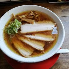 醤油ラーメン食べたい！