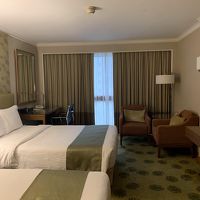 アップグレードを解いてもらい、４階のバスタブ付きの古部屋へ。