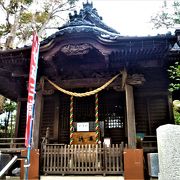 亀岡八幡宮と萬榮稲荷大明神