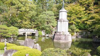 友禅染の始祖宮崎友禅生誕３００年を記念して造られた庭