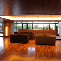 落ち着いた大人のロビー