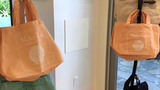 チョコも有名ですがトートバッグが今大人気！