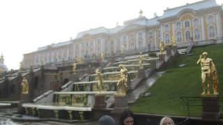 ペテルゴフ宮殿（夏の庭園）