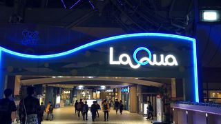 お買い物も楽しめる充実の施設