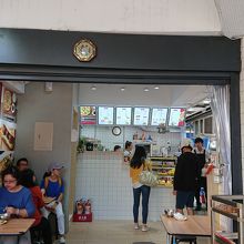 キレイになった店内