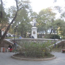 セルゲイ ラゾ像