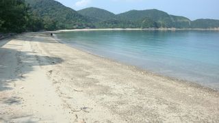 穏やかで透明度が高い