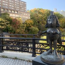 定番の月見橋のかっぱ像