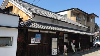 長岡京駅近くにある国の有形文化財。