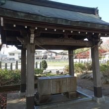 手水舎（蓋がしてある）