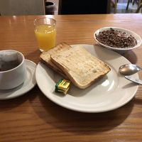 朝食はコンチネンタルブレックファスト