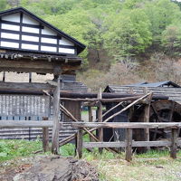 鶴の湯慕情の立て看板があります