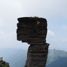 これも梵浄山を象徴する不思議な岩で有名です。