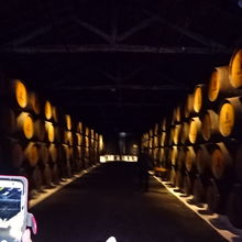 沢山の大きな樽