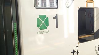 2019年10月22日現在、ミッキーマウスのイラストが描かれた車両に乗れる場合があります