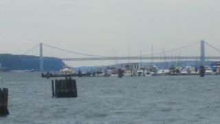 ニューアーク空港からマンハッタンに移動するときに通過しました