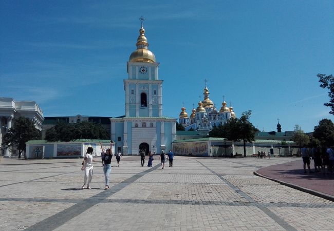 聖ミハイルの黄金ドーム修道院