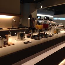 お洒落なソフトドリンクカウンター