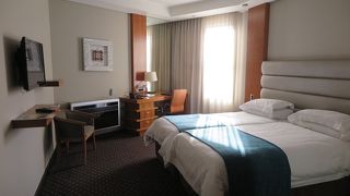 プレミア ホテル O.R タンボ