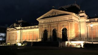 佐竹本三十六歌仙絵と王朝の美