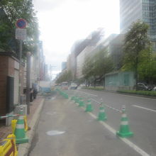 工事のコーンなどが並ぶ風景も秋っぽいかな？