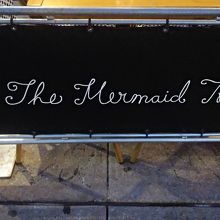 店舗の看板です