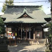 住宅地にある神社