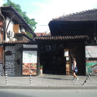 近くにフォートラベルさんお奨めのレストラン・ハジドラあり