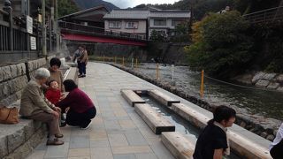 無料の足湯です