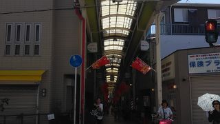 大阪によくあるアーケード商店街