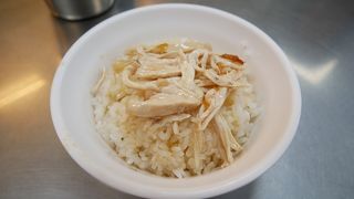 台北で鶏肉飯を食べるならここ