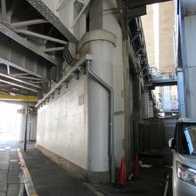 一八通りと交差する道路の南側からの様子