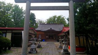 久保田城跡公園の中にある神社