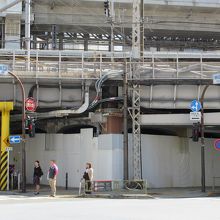 神田駅北口交差点の西方向からの様子