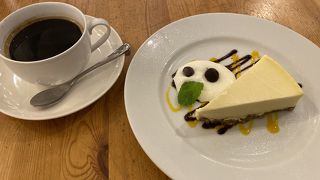 駅近の明るいカフェ