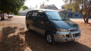 ゲストハウスで車を手配してもらう