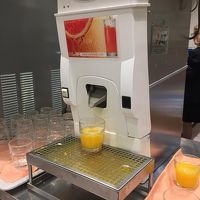 朝食の生オレンジジュースはオススメ！