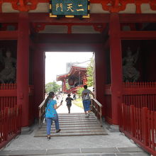 二天門の二天像