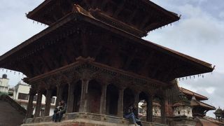 パタンのダルバール広場は狭く寺院と王宮が多くあった