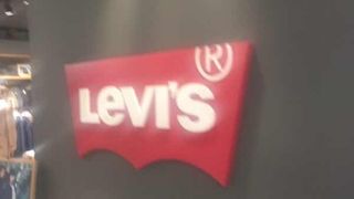 クイーンズスクエアのジーンズ