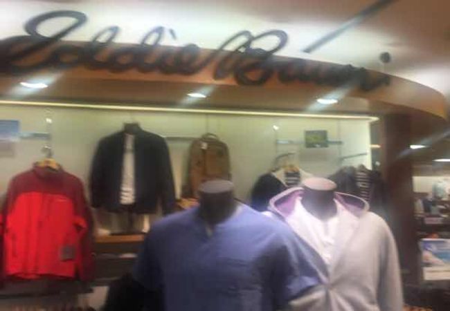 クイーンズスクエアのカジュアルファッション