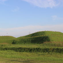 稲荷山古墳から見た将軍塚古墳
