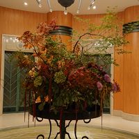 エントランスに飾られたいた活け花