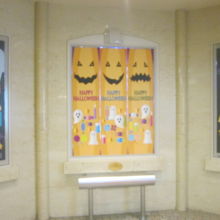 壁面のハロウィン画の様子
