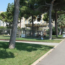 この付近がプチトランや循環観光バスの発着所