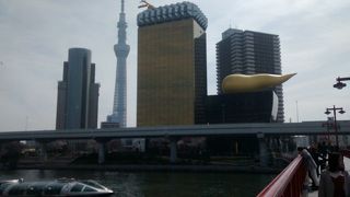東京スカイツリー、アサヒビール本社ビール、隅田区役所のこの橋からの景色が最高