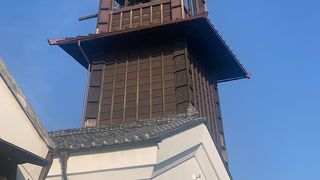 最近は日本人観光客も浴衣で時の鐘周辺を観光する人が増えていました。