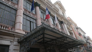 見事な建物のニースオペラ座