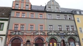 カラフルな外観が印象的